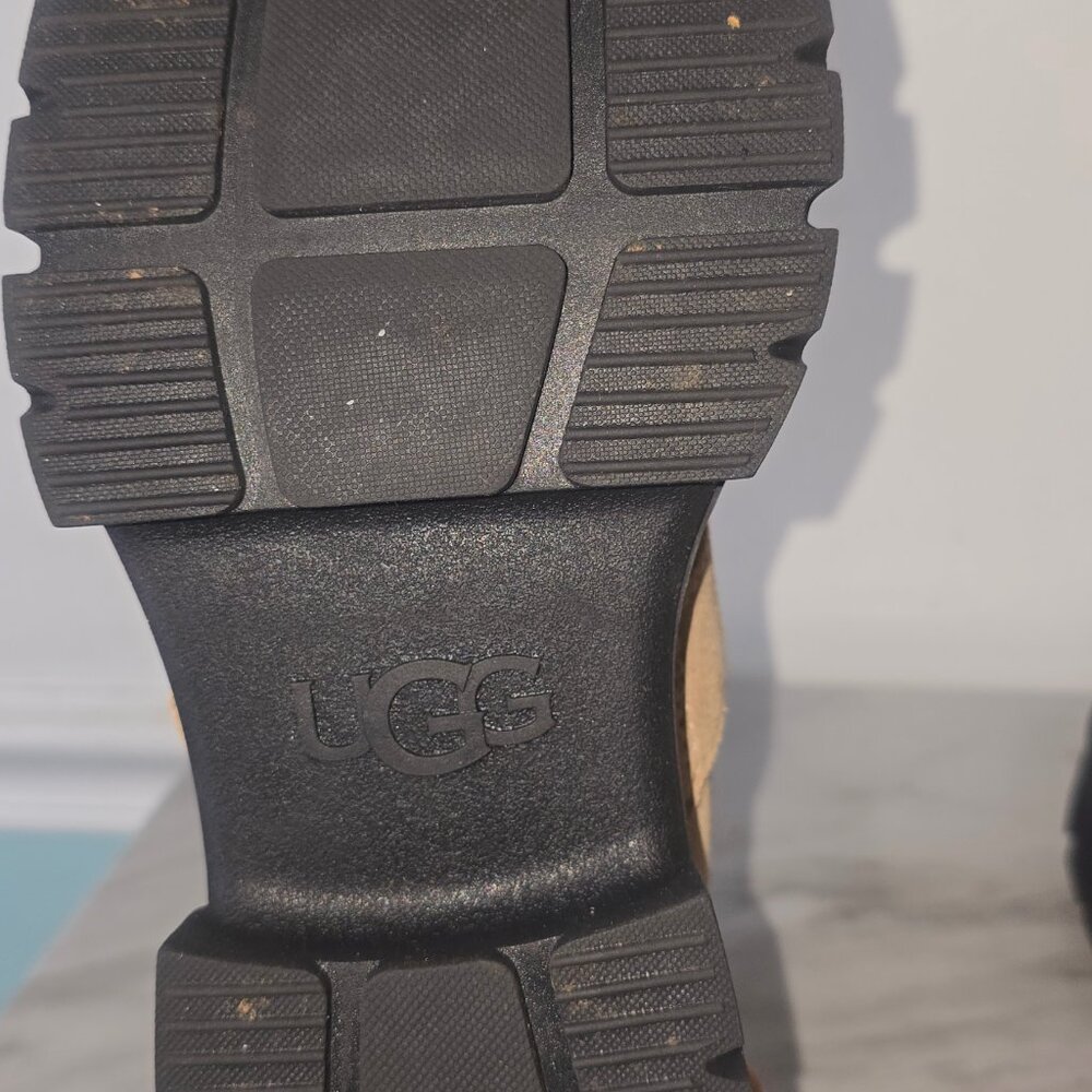 UGG Women's Tan Ankle Boots - Picture 4 of 5